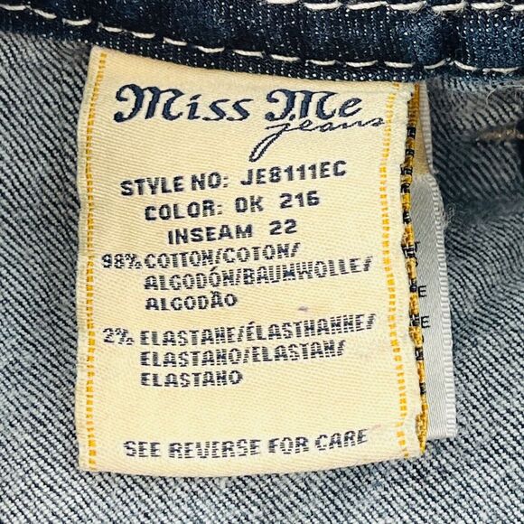 Womens 29 Miss Me Easy Cropped Jeans Mid Rise Dark‎ Wash Embellished 23" Inseam - Picture 7 of 8